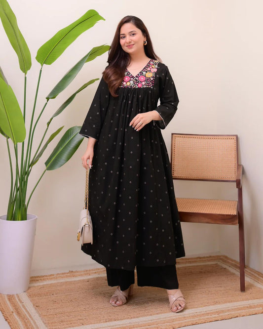 Women Black Floral Embroidered Cotton 60/60 A-Line Anarkali Kurta with Trousers Set.