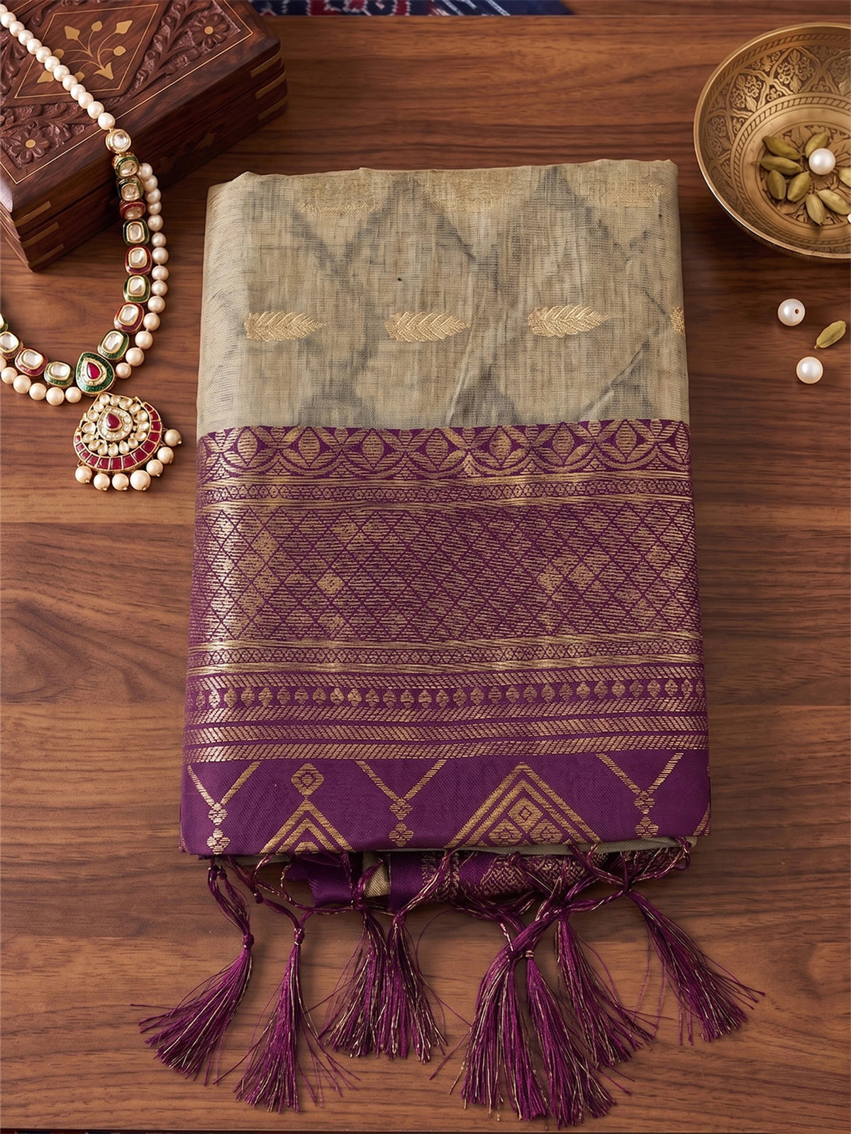Rangvi Madhvi Soft Cotton Designer Elegant Festive Wear Saree with Rich Beinge Purple Zari Border