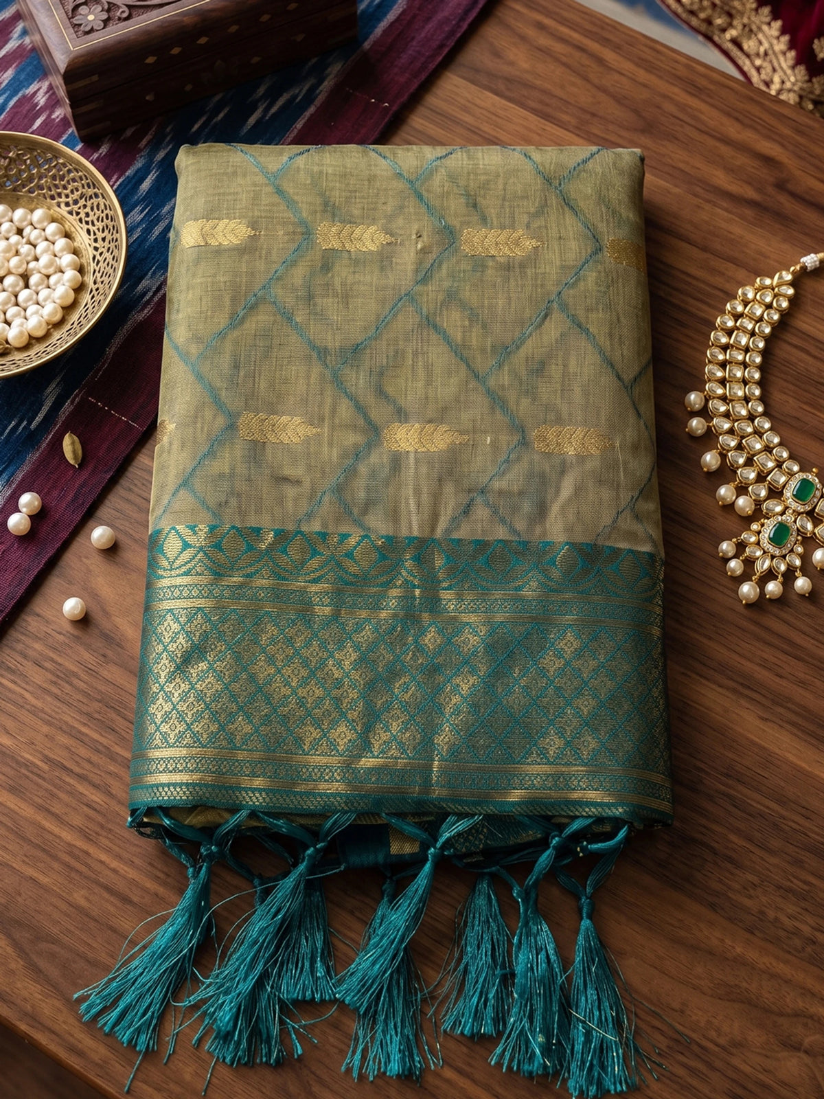 Rangvi Madhvi Soft Cotton Designer Elegant Festive Wear Saree with Rich Beinge Rama Green Zari Border