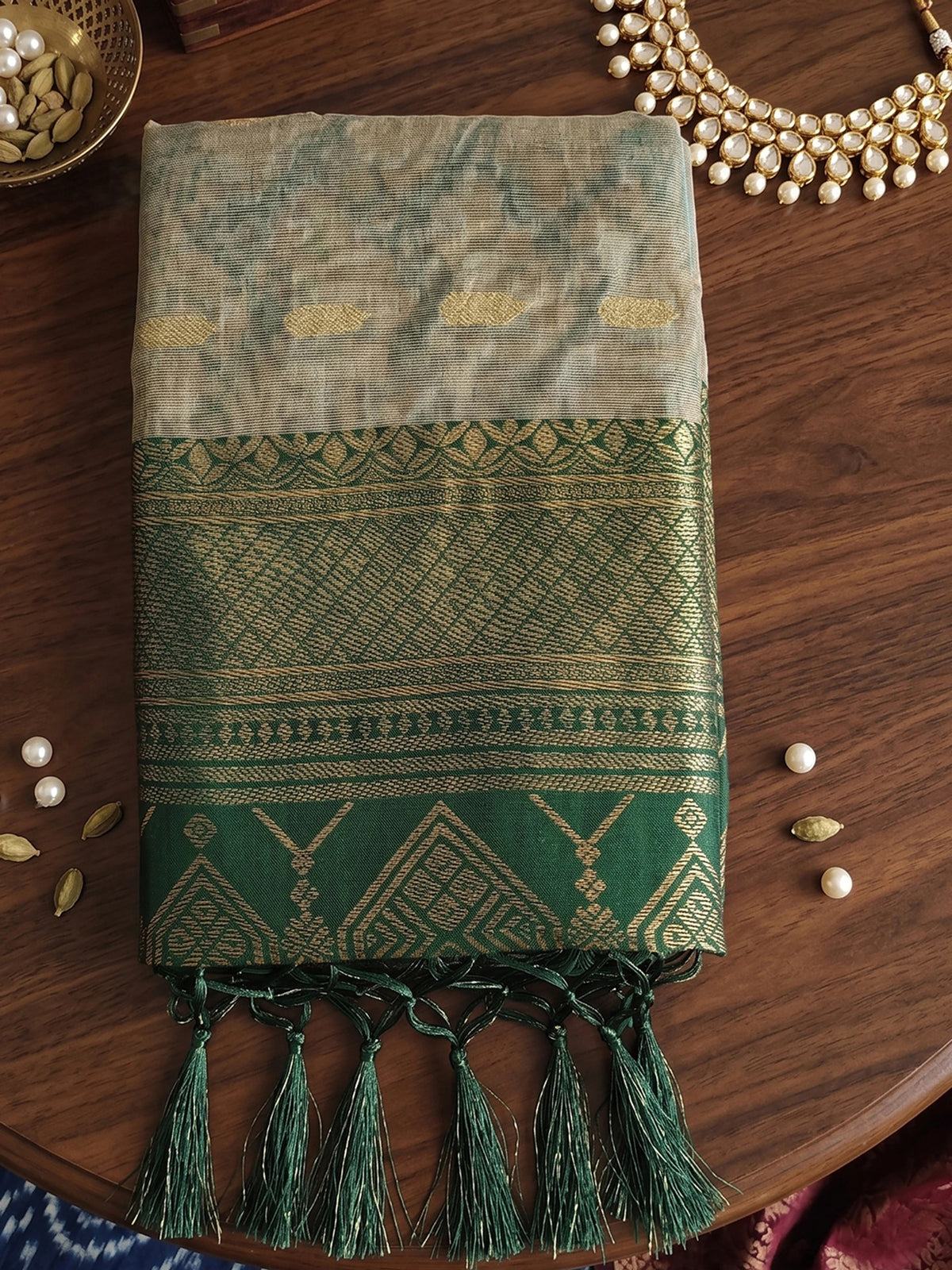 Rangvi Madhvi Soft Cotton Designer Elegant Festive Wear Saree with Rich Beinge Green Zari Border