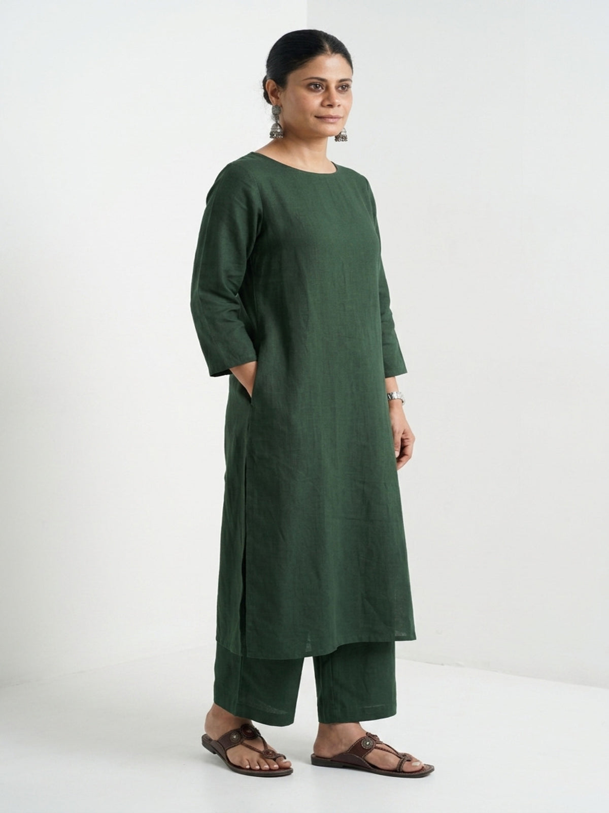 Women Forest Green Cotton Slub Straight Kurta with Trousers