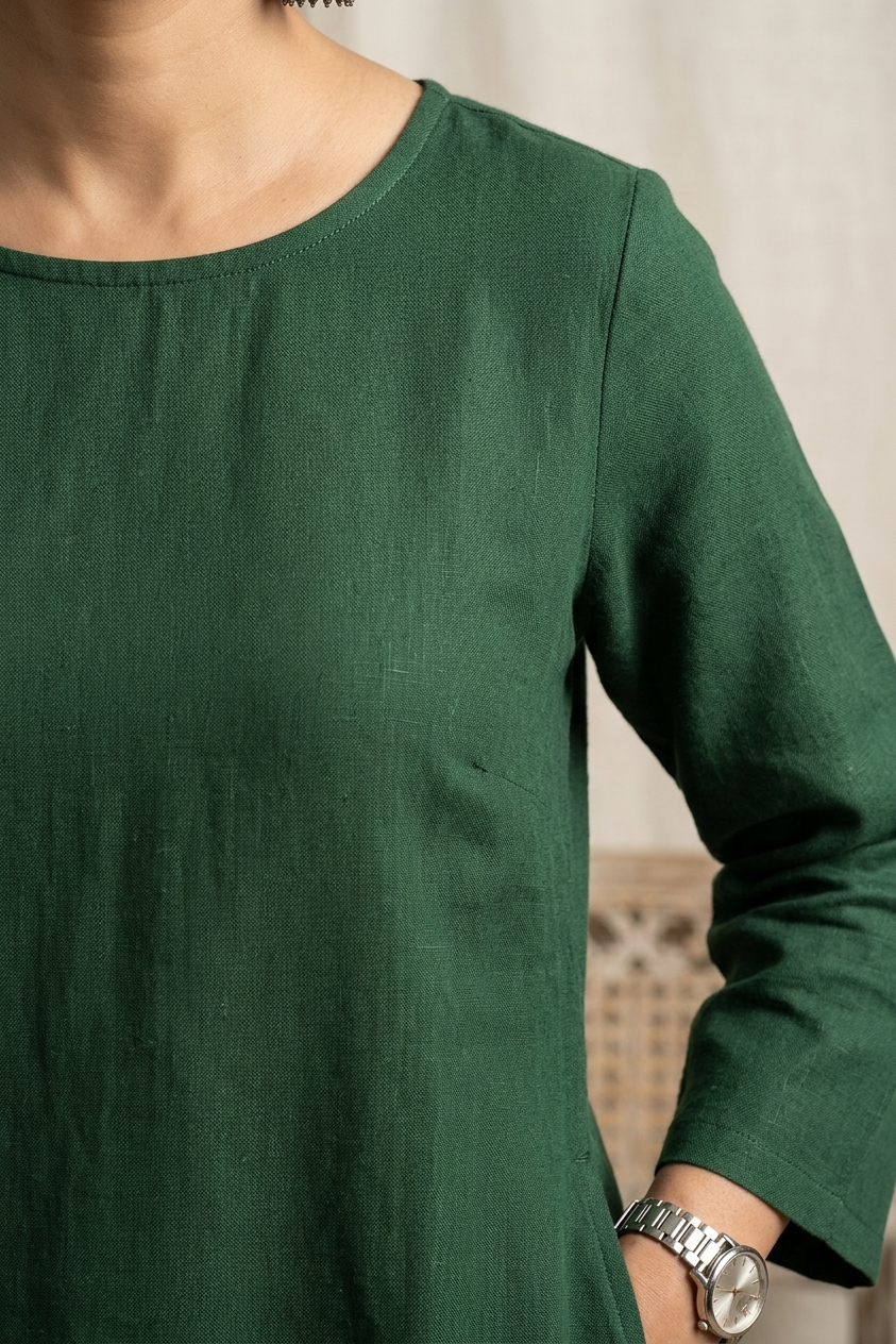 Women Forest Green Cotton Slub Straight Kurta with Trousers
