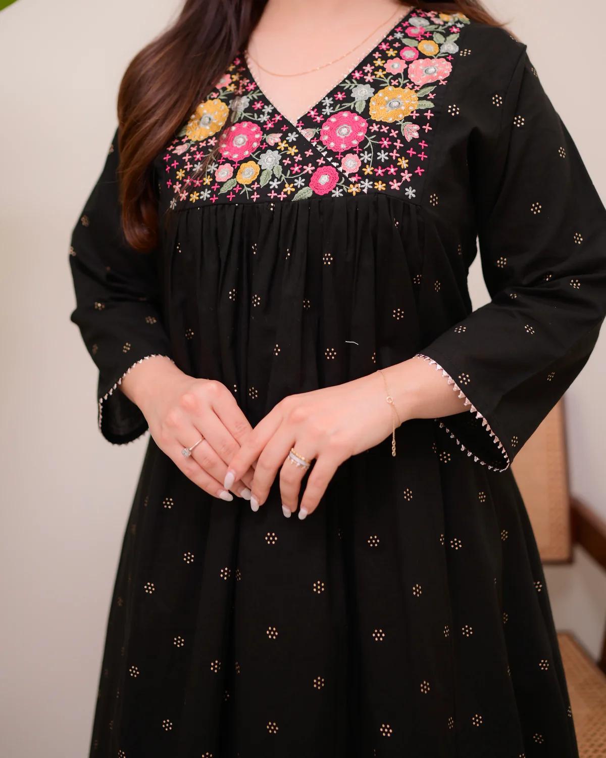 Women Black Floral Embroidered Cotton 60/60 A-Line Anarkali Kurta with Trousers Set.