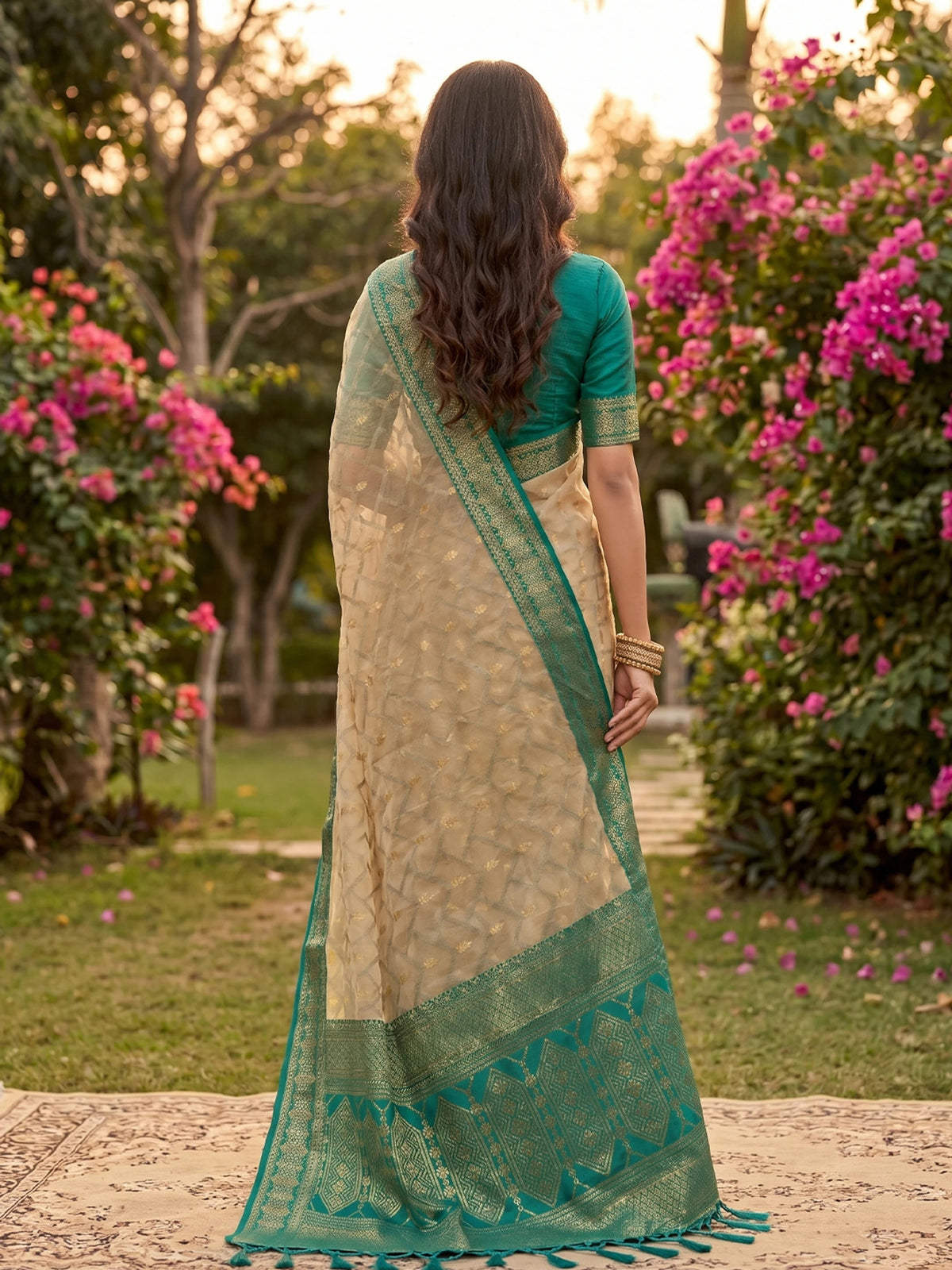 Rangvi Madhvi Soft Cotton Designer Elegant Festive Wear Saree with Rich Beinge Rama Green Zari Border