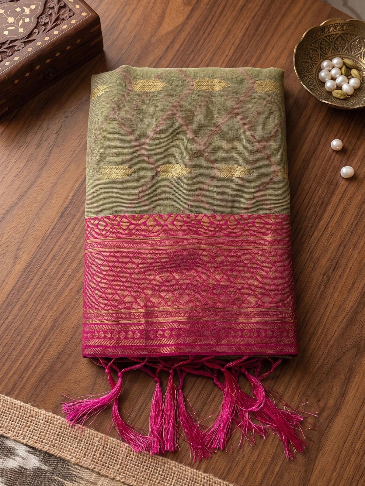 Rangvi Madhvi Soft Cotton Designer Elegant Festive Wear Saree with Rich Beinge Pink Zari Border